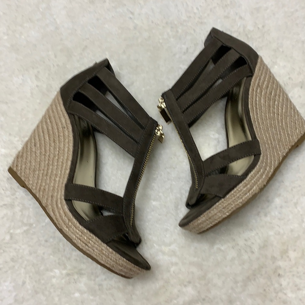 Guess wedge Spadrille zipper size 7.5